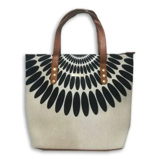 Pétalo Negro - Naomi Chula Moda Latina